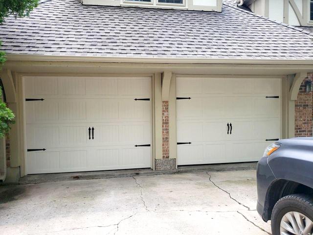 Arrow Renovation Garage Door Installation Photo Album Chi Garage Doors Installed At Prairie Village Ks Home