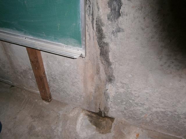 Leaky Wall Crack in Bozrah, CT