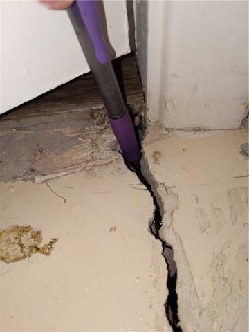 Floor Slab Crack - Mesa, Arizona