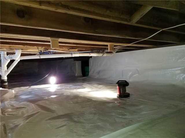 Crawl space encapsulation prevents the water and dirt from a dirt floor crawl space from affecting the rest of the home.