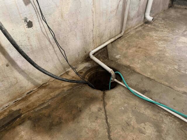 Messy Basement in La Center, KY
