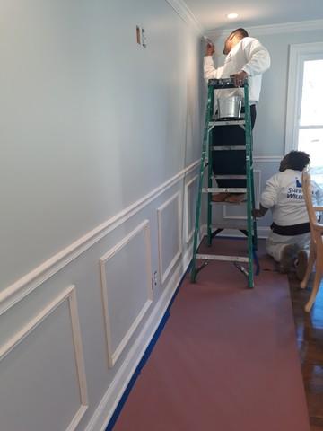 Painting Walls with Wainscotting