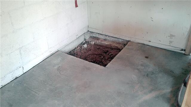 Mesa Foundation Repair - Digging holes