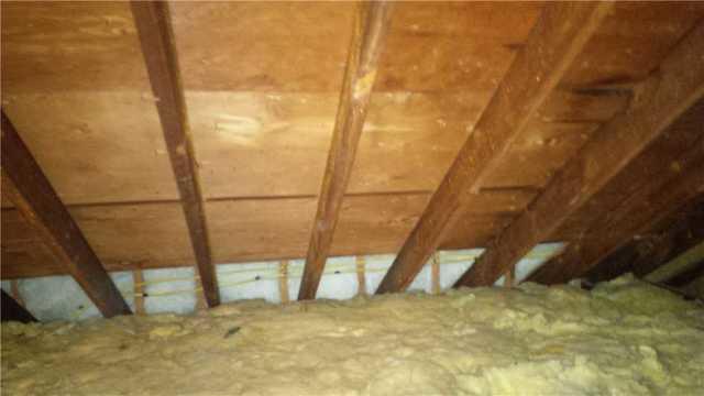 Our innovative SuperAttic System uses SilverGlo rigid foam insulation to create an air and insulation barrier for optimum comfort and energy efficiency. Unlike fiberglass batts, which can compress, lose R-value and even fall out of place, rigid foam stays put once it's installed. It creates a flat, smooth thermal barrier that retains its original R-value forever!