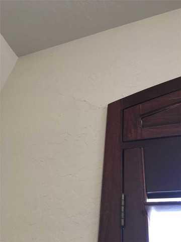 Dry Wall Cracks