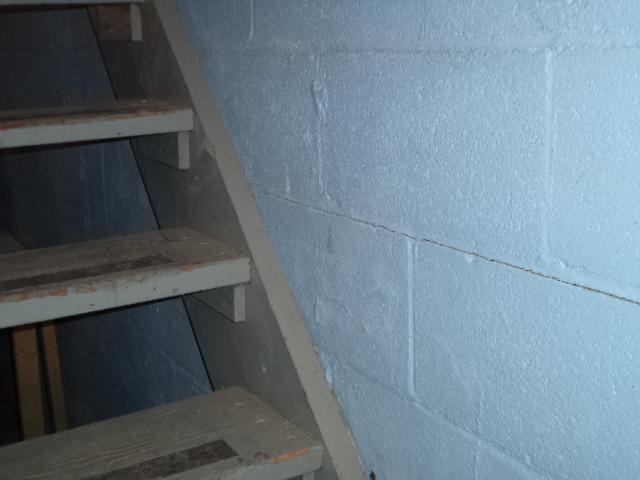 Winsted, CT Cinder Block Cracking