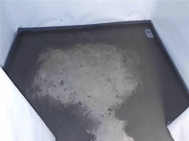 CleanSpace® Vapour Barrier drains any water that seeps through the walls down to the drain, and also gives the space a bright and clean aesthetic.