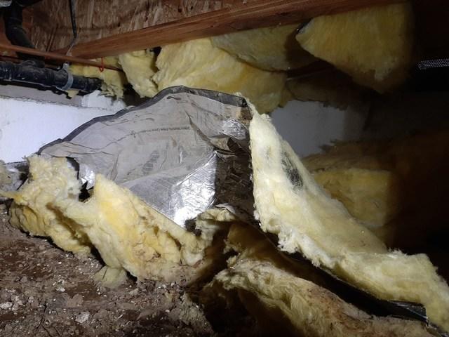 Falling batt in insulation