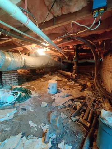 Piping Throughout the Crawl Space