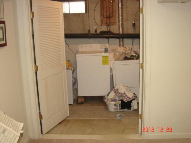 Laundry Area in Rockfall, CT