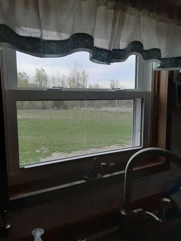 Vinyl Kraft double hung window