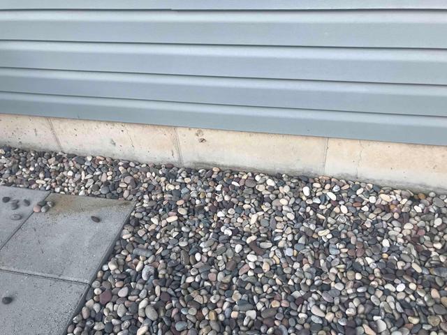 cracks in the foundation around their garage