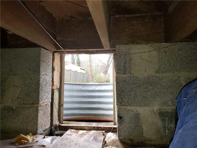 Uninsulated Crawl Space