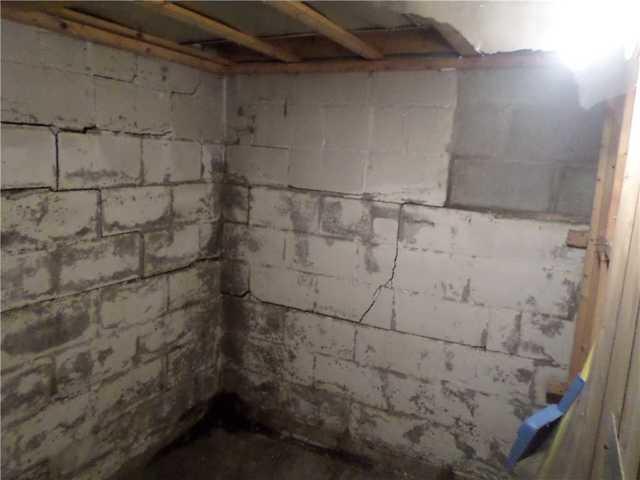Before Photo - Cracked Walls