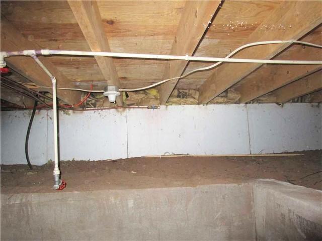 Dirt Crawl Space in Gordon, WI