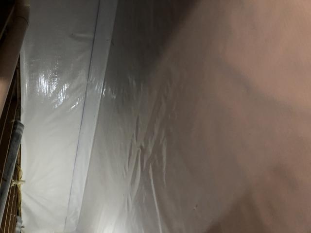 Clean, insulated crawl space