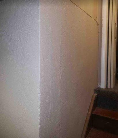 The homeowner contacted HomeSpec when she found one crack.