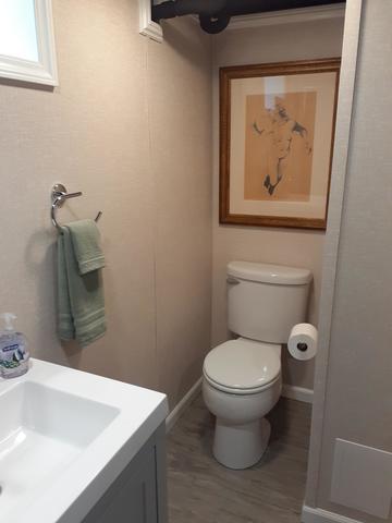 <p>Finished Bathroom Photo</p>