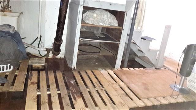 Pallets to Protect from Water
