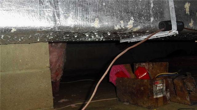 Water Droplets on Ducts