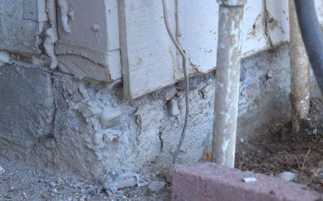 Vertical Stem Wall Crack