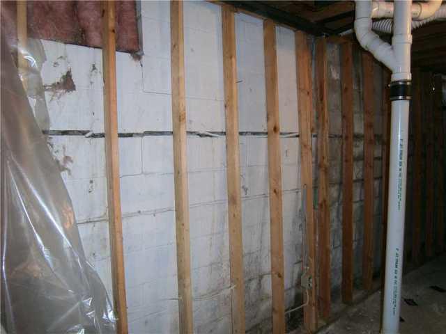 Before Photo - Cracked Walls In Maple Grove, MN