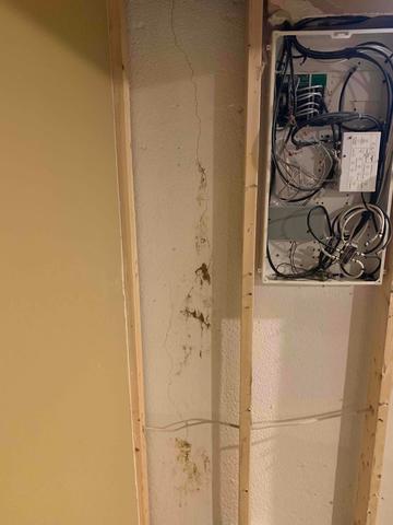 Leaking Crack in Poured Basement Wall in Canton, Mi