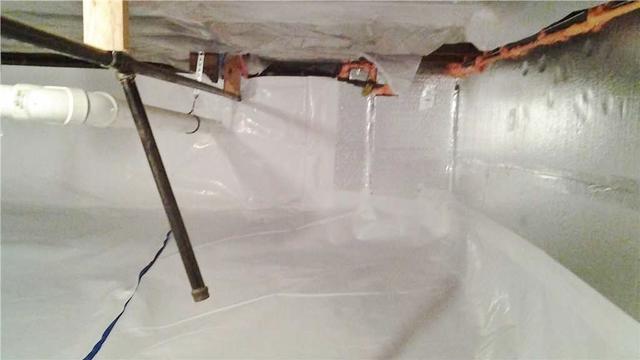 <p>Completely encapsulating the crawl space keeps it dry and clean.</p>