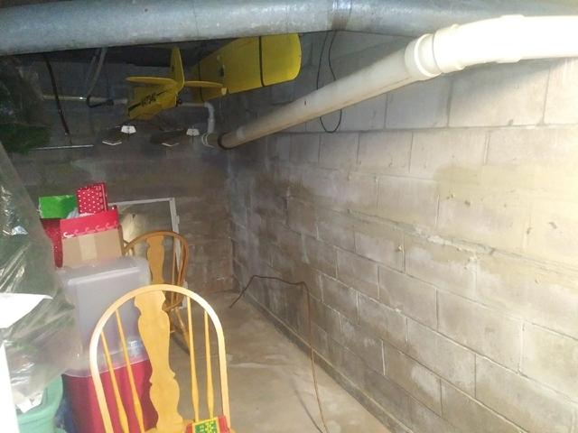 Before Photo - Nasty Walls From Water Damage