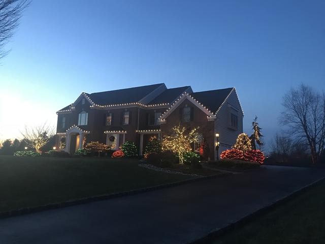 Professional Christmas Decorating in Allentown, NJ