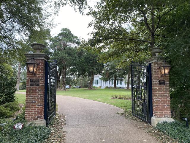 Entrance To Sedgewood Plantation