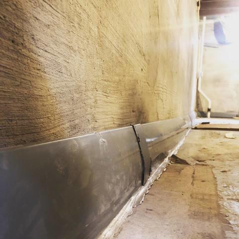 Close up on dry track installed.