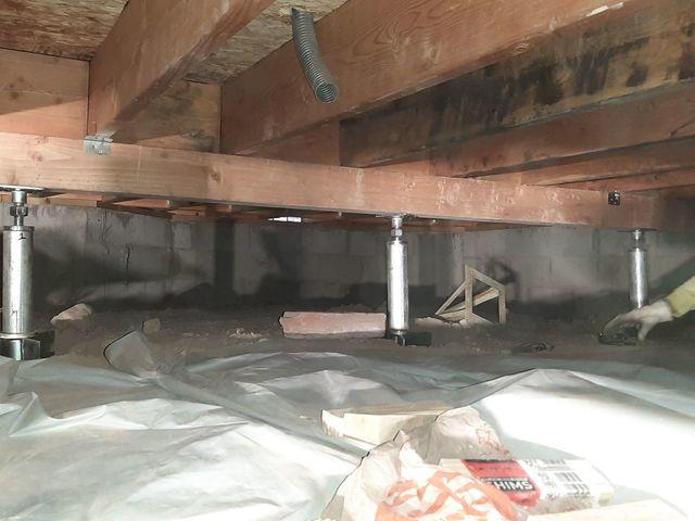 <p>Our Team of Homeowner Heroes is almost finished installing Smart Jacks to stabilize this Paulden, AZ home's foundation.&nbsp; Once the Smart Jacks are installed, we begin the crawlspace encapsulating process.&nbsp; Encapsulating a crawlspace will not only save the Homeowner money on energy cost, it adds valuable, waterproof storage space!</p>