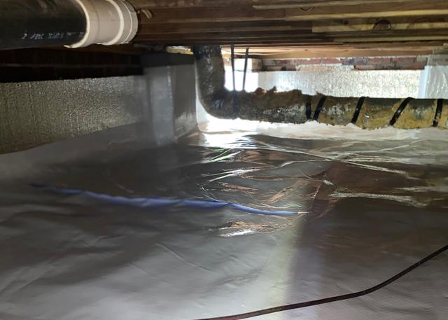 Vapor barrier against water
