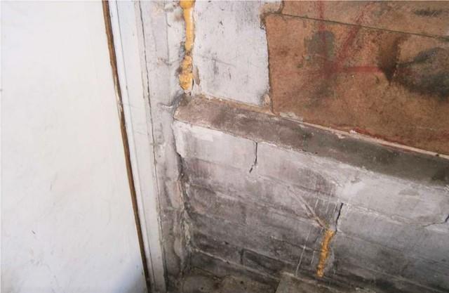 Wall Under Pressure