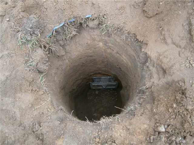 Earth Anchor in the Exterior Soil