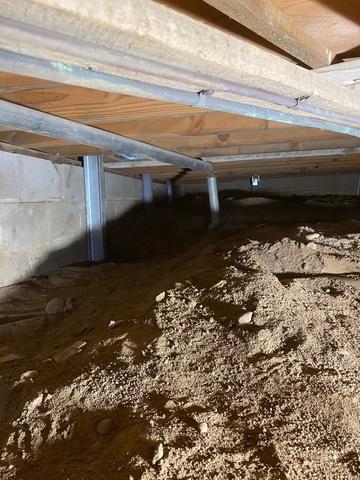 PowerBrace™ Support Beams Installed Along Perimeter Walls In Winter, WI Crawl Space