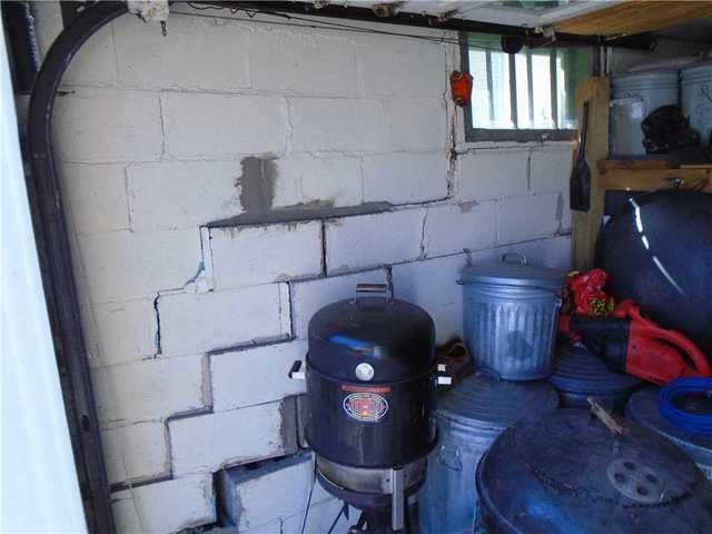 Stairstep Cracks in Garage