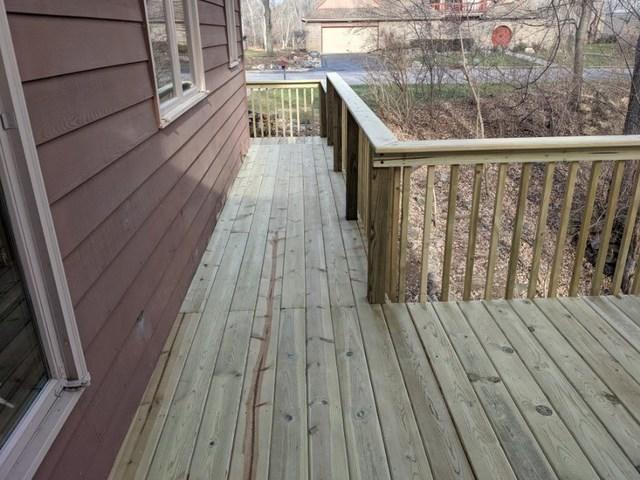 Deck railings