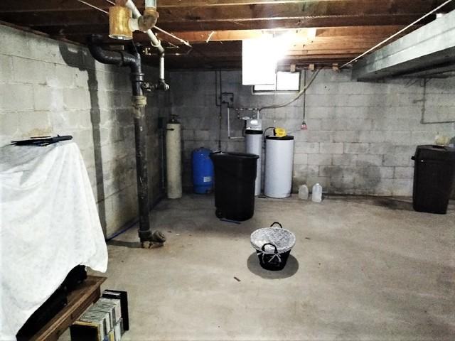 Efflorescence on Basement Walls