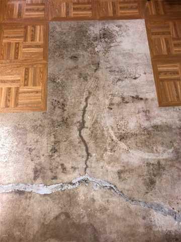 Floor Crack