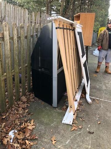 <p>Tenants left an oversized TV outside an apartment complex</p>