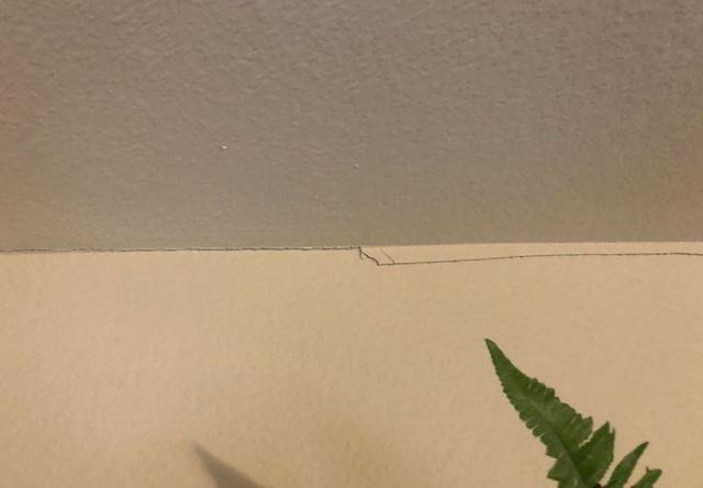 Wall Crack Near the Cieling