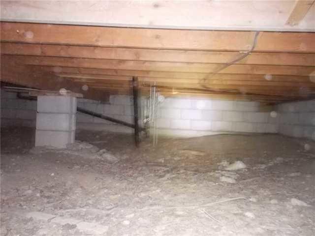 Lack of Insulation on Walls, Floors of Crawl Space