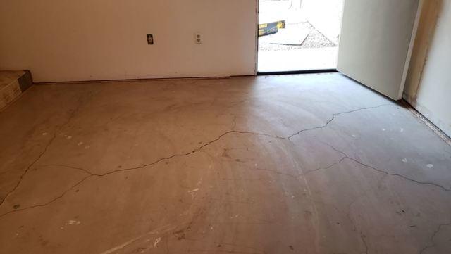 Slab Crack in a Livingroom - Before