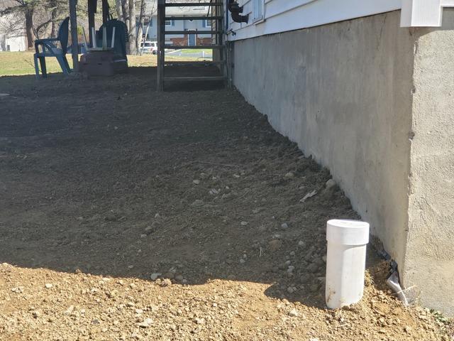 Backside Right To Left By The Driveway