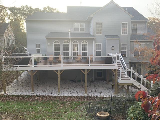 Large Deck for Entertaining and Outdoor Living