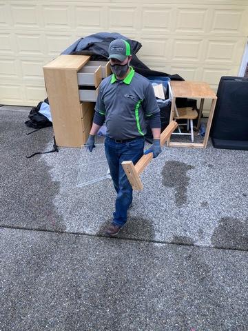Our luggers removing items