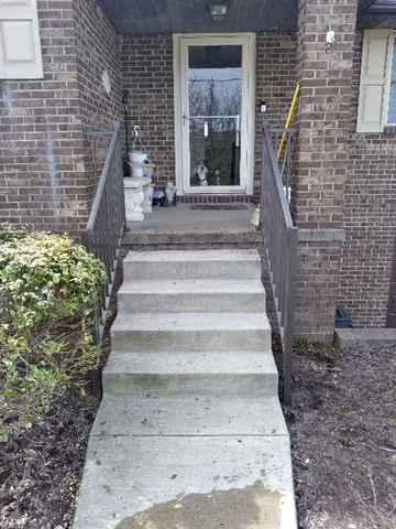 36'' Bronze Tuscany Aluminum Railing Installation