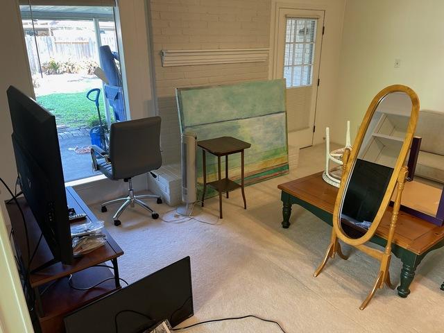 Few more items from the den area to be donated.